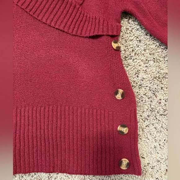 Maroon SHEIN sweater, size small with buttons - Picture 4 of 4
